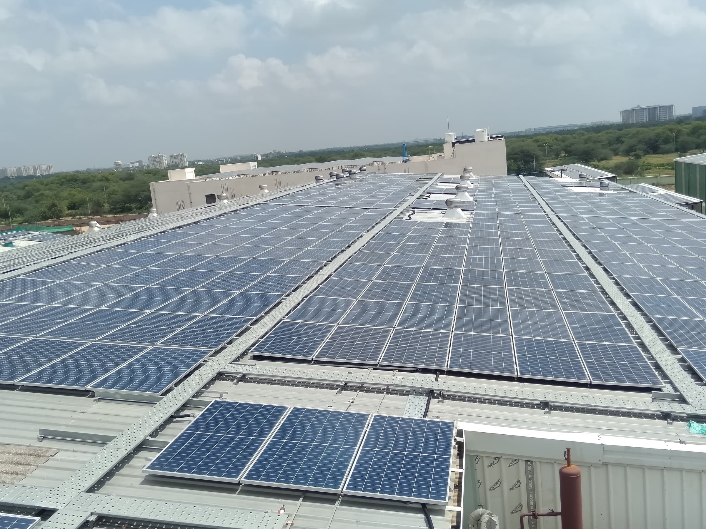 Rooftop solar at Poly Medicure SEZ, Jaipur, 1.3 MW